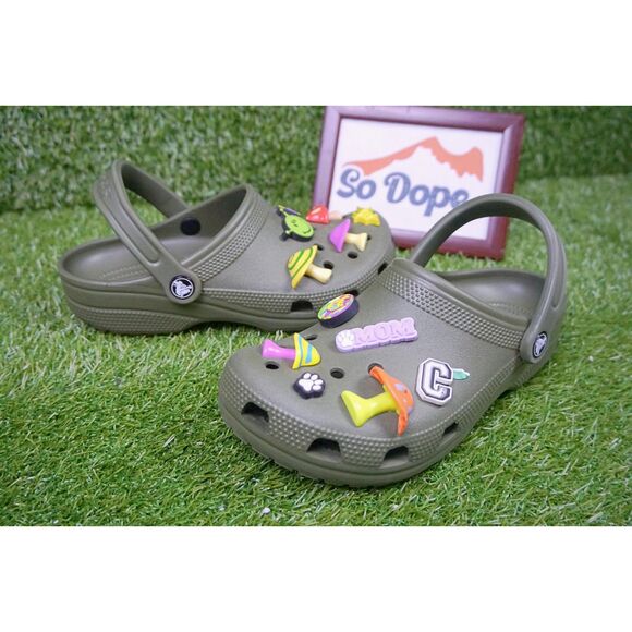 CROCS Shoes - Croc Classic Clog with Plenty of Charms - Women's Size 7 / Men's Size 5